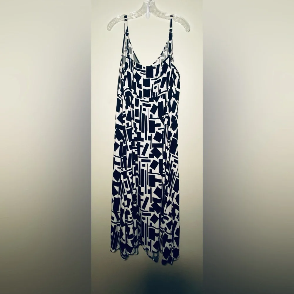 Torrid Black and White Abstract Midi Dress Size 3 - Picture 8 of 11